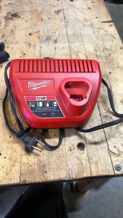 Milwaukee M12 Battery Charger