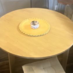 Dining table And Chairs 