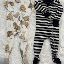 6/9 mo Burts Bees baby sleepers in excellent condition 