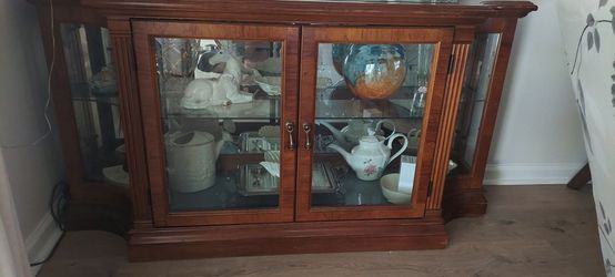Curio cabinet