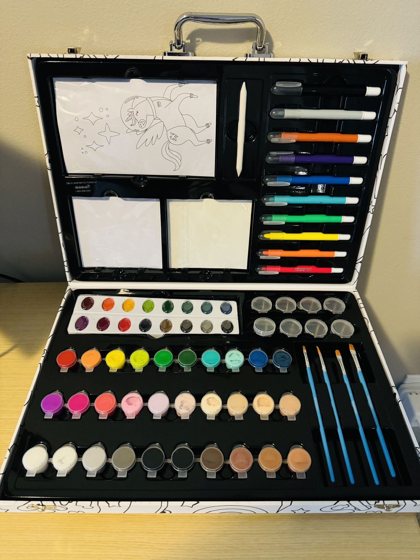Deluxe Paint Studio Kit by Creatology