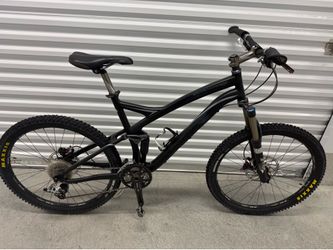 Specialized Stumpjumper Full Suspension Mountain Bike