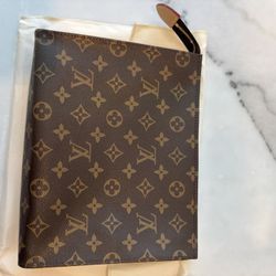 Louis Vuitton Authentic Toilet Pouch 26 