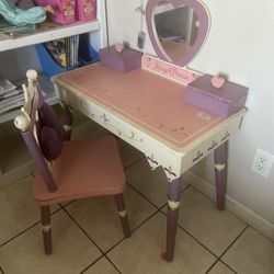 Kids/toddler Vanity