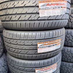 305/45/22 Arroyo  New Tires Set Of 4 Installed And Balanced Set De 4 Llantas Nuevas Instaladas Y Balanceadas