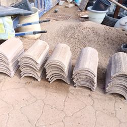 Roofing Tiles In Tiles All In Very Good Condition 