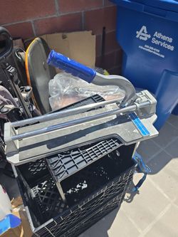 Tile cutter