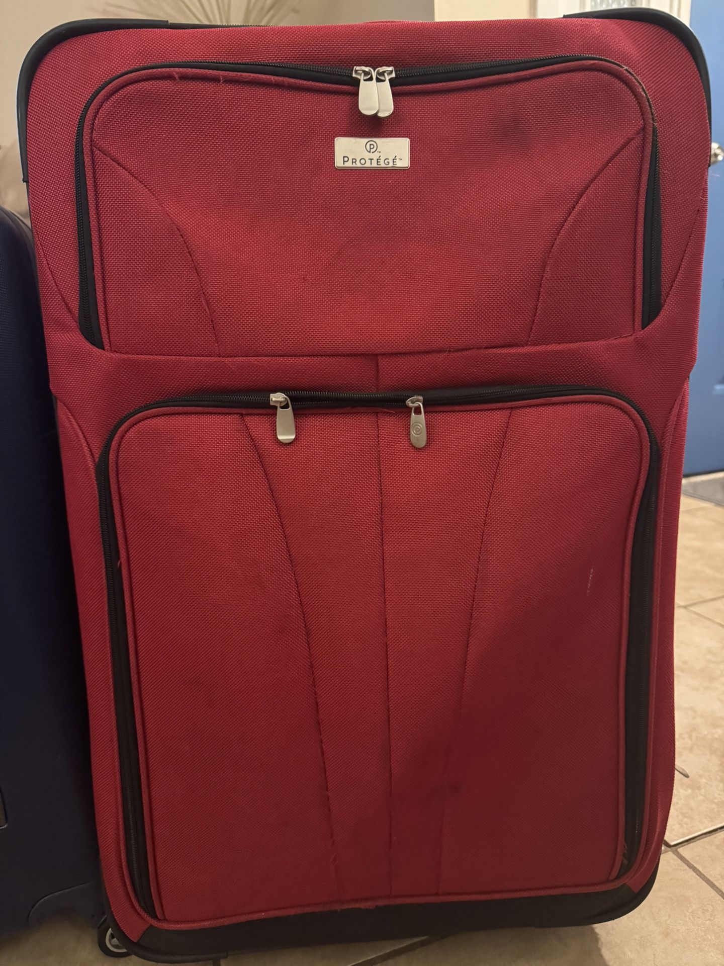 Protege Large Suitcase 2 Wheels