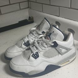 Jordan 4’s Midnight Navy’s 