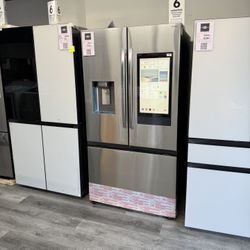 Samsung - 31.5 Cu Ft Mega Capacity 3-Door French Door Refrigerator With Family Hub & 4 Types Of Ice In Stainless Steel 