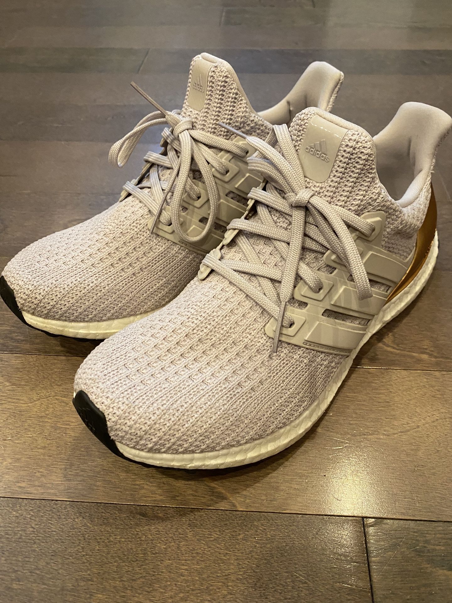 Adidas men’s Sneakers Size 8