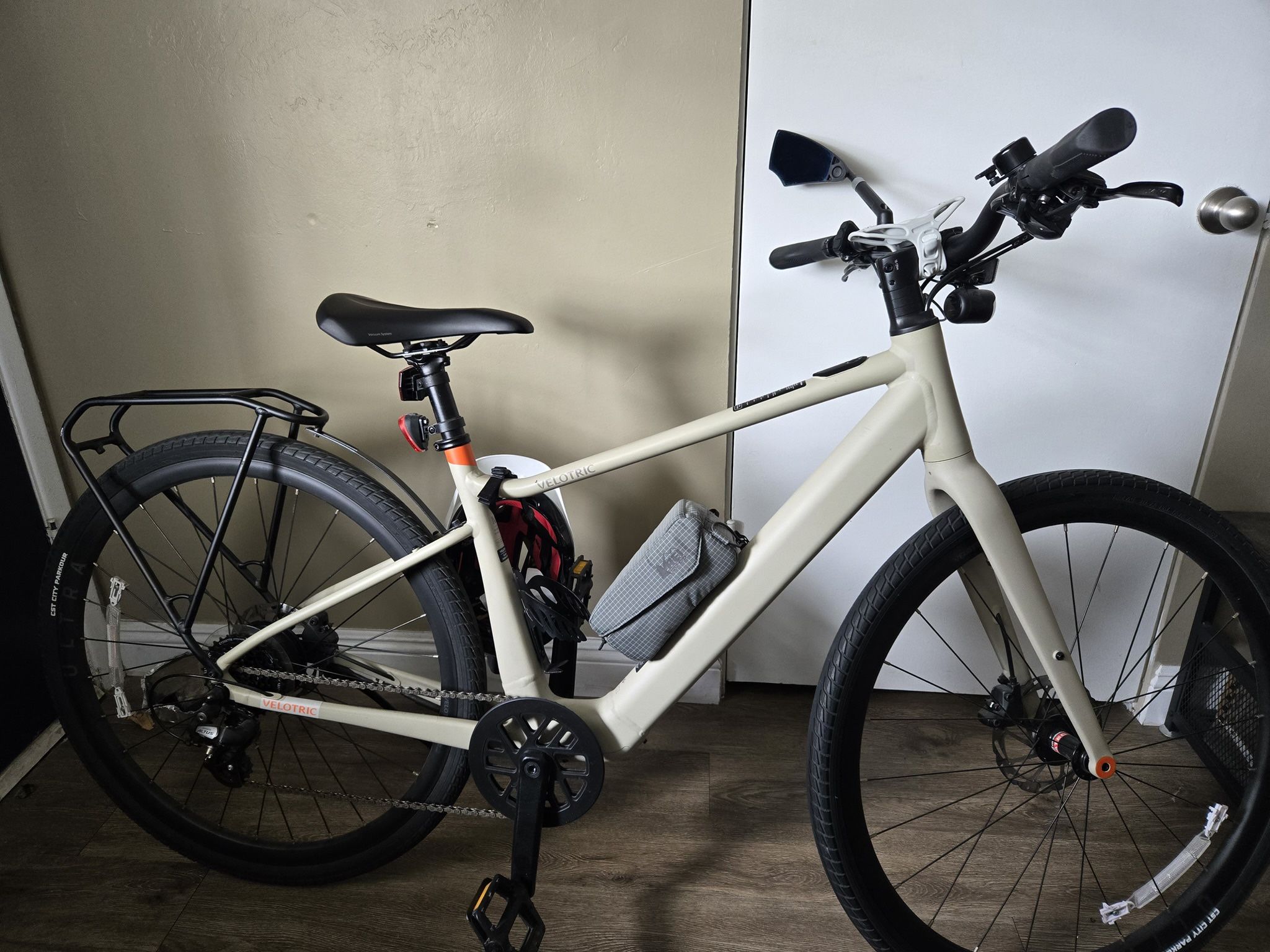 Velotric T1 ST Plus Ebike + Adventure Pack