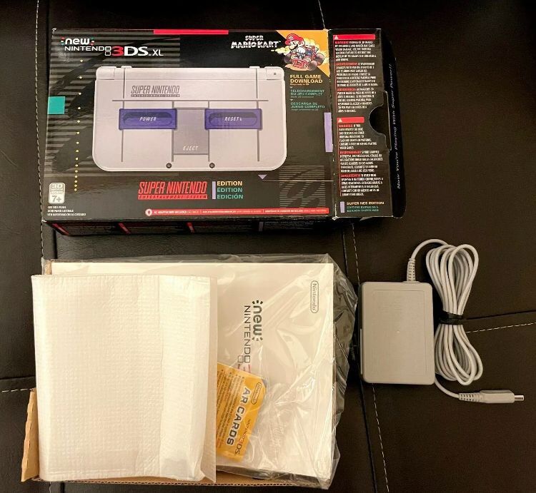 USED.... LIKE NEW CONDITION NINTENDO 3DS XL