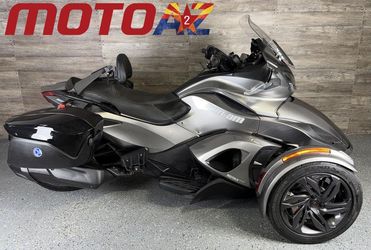 2013 Can-Am Spyder St-S Se5