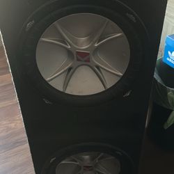 12 in Subwoofer Kickers