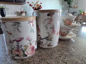 Floral Porcelain container
