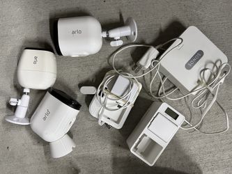 Arlo Security Cameras (2 Arlo pro 3rd Gen)