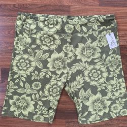 Terra & Sky Women Plus Size Biker Shorts 2X (20W-22W) NWT Green Floral