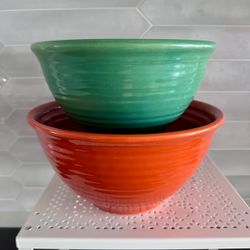 Set of 2 vintage Bauer pottery ring ware bowls  Orange 10 3/4” and green 9 3/8”