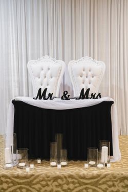 Mr & Mrs Table