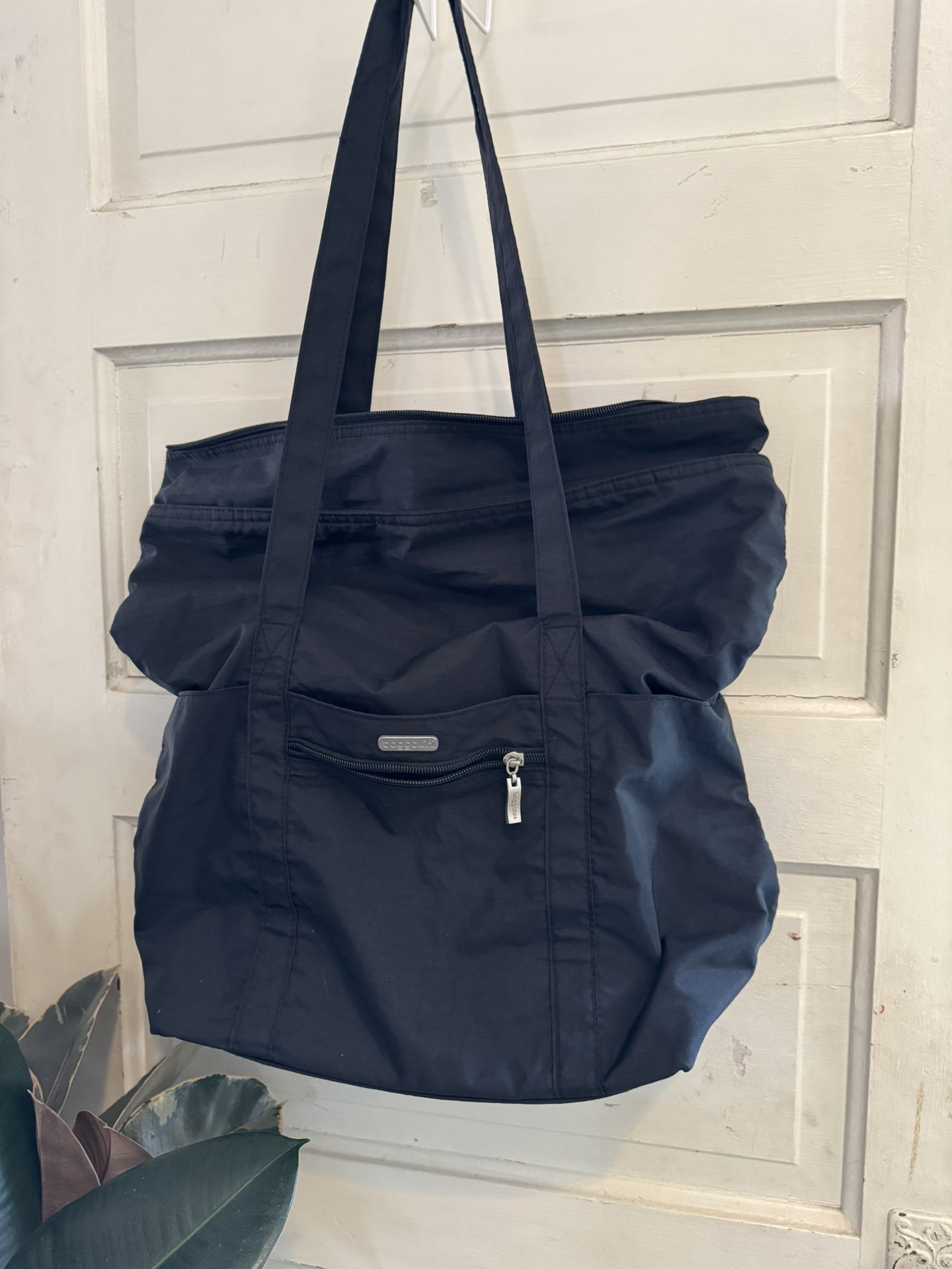 Baggallini Black Nylon Tall Tote Bag