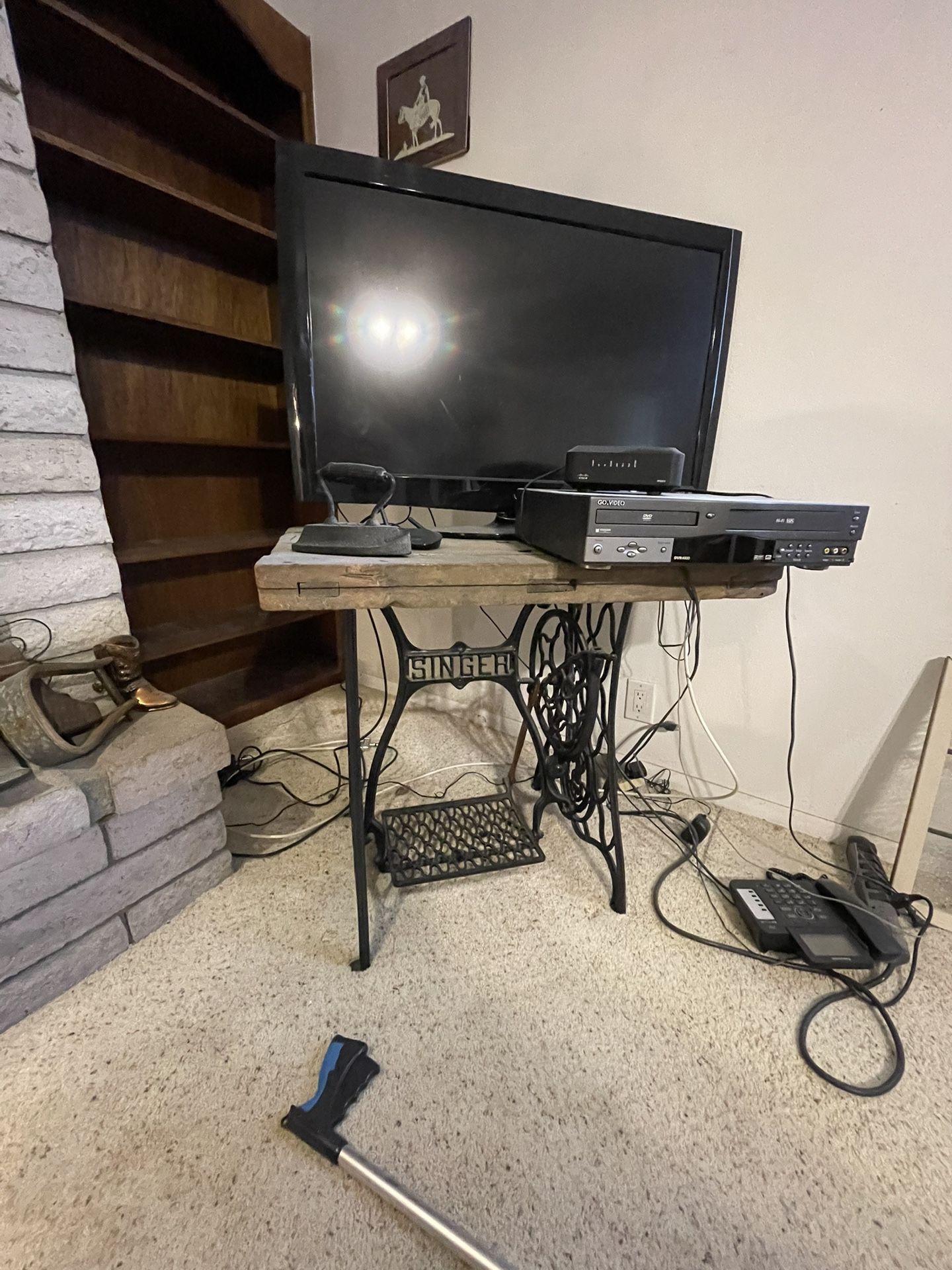 Old Sewing Machine Style Consol