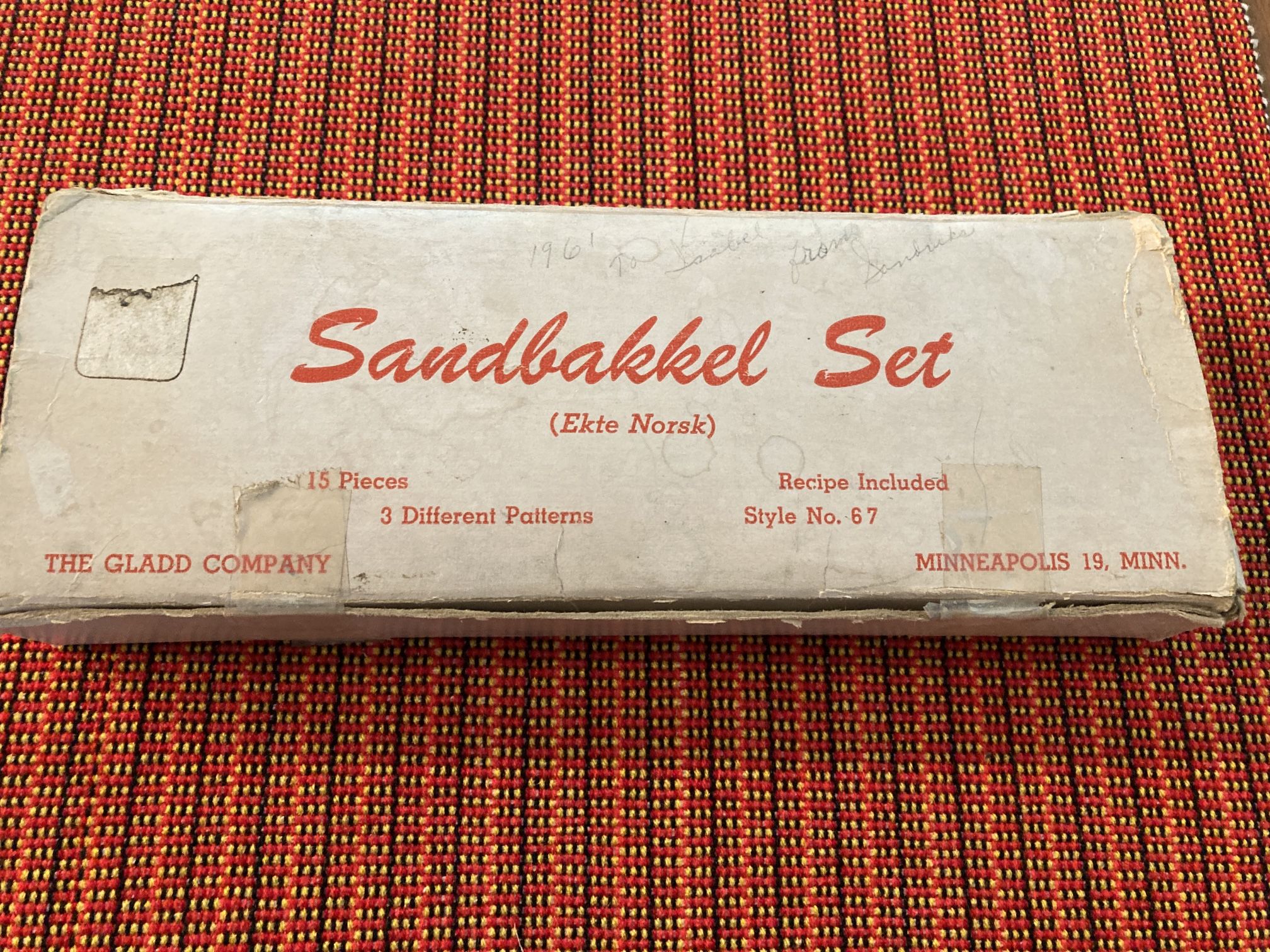 Vintage SANDBAKKEL SET tart tins in original box