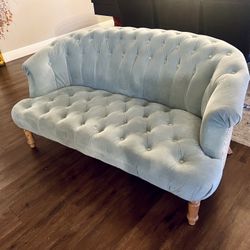 Tufted Antique Look Couch Loveseat 