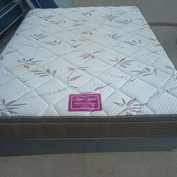 Queen Pillowtop Mattress And Box Spring 