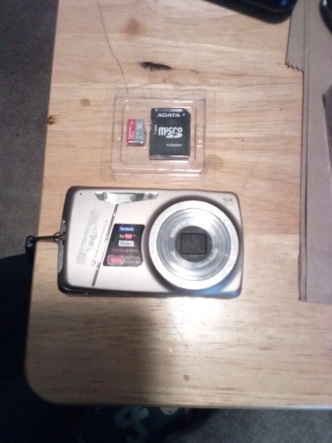 Kodak 12 Megapixels Camera And SD Card