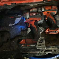Milwaukee Drill Set