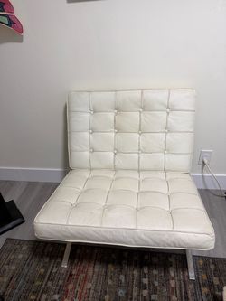 Modern White Tufted Lounge Chair – Mid-Century Style