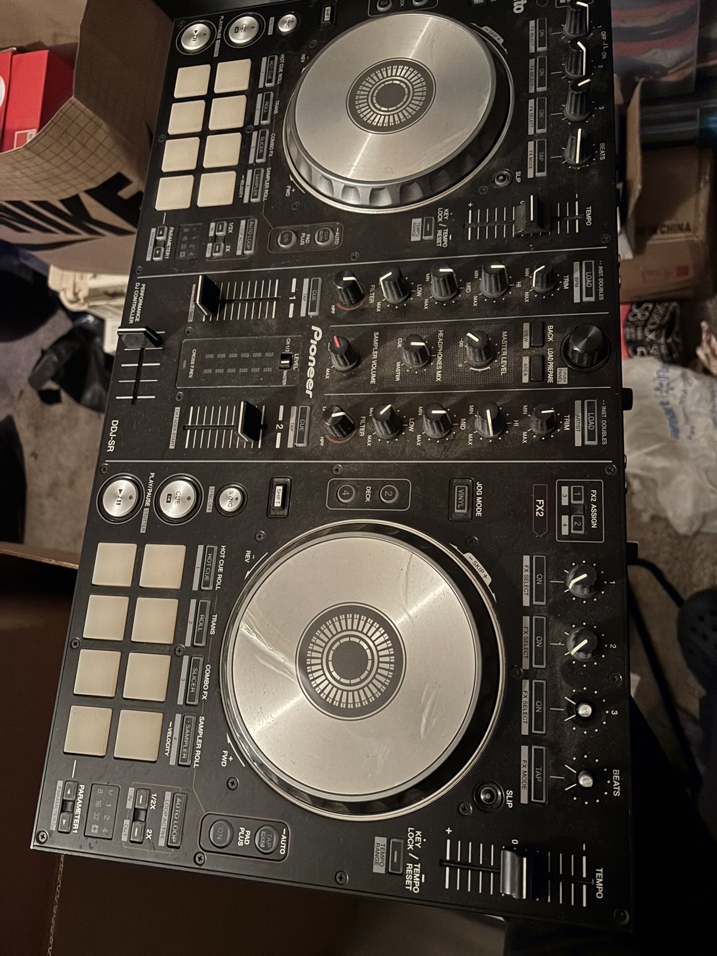 Pioneer DDJ-SR DJ Controller for Serato