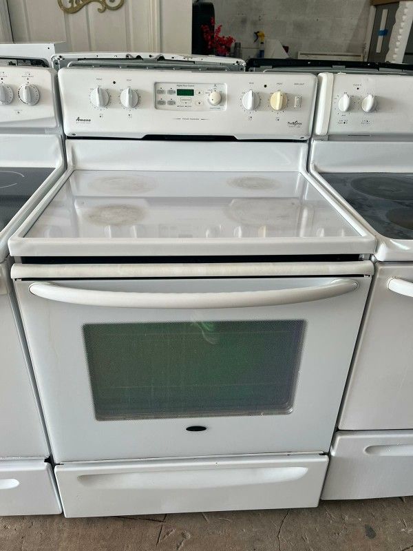 Stove Amana White Great Condition