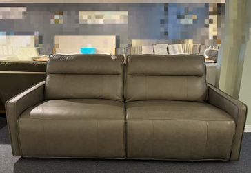 Henredon Keira Leather Power Reclining Sofa with Power Headrests，$950