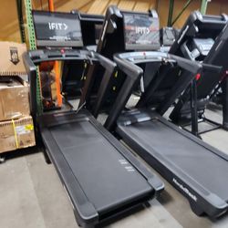 2025 Model Nordictrack Commercial 2450 Treadmill  - 24" touchscreen- 1599$ 