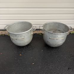 Two D30 30QT Hobart Mixing Bowl For Hobart 30QT Mixer Has Some Wear From Use Will meet for pick up gat the grocery outlet parking 8620 SW. Hall Blvd.,
