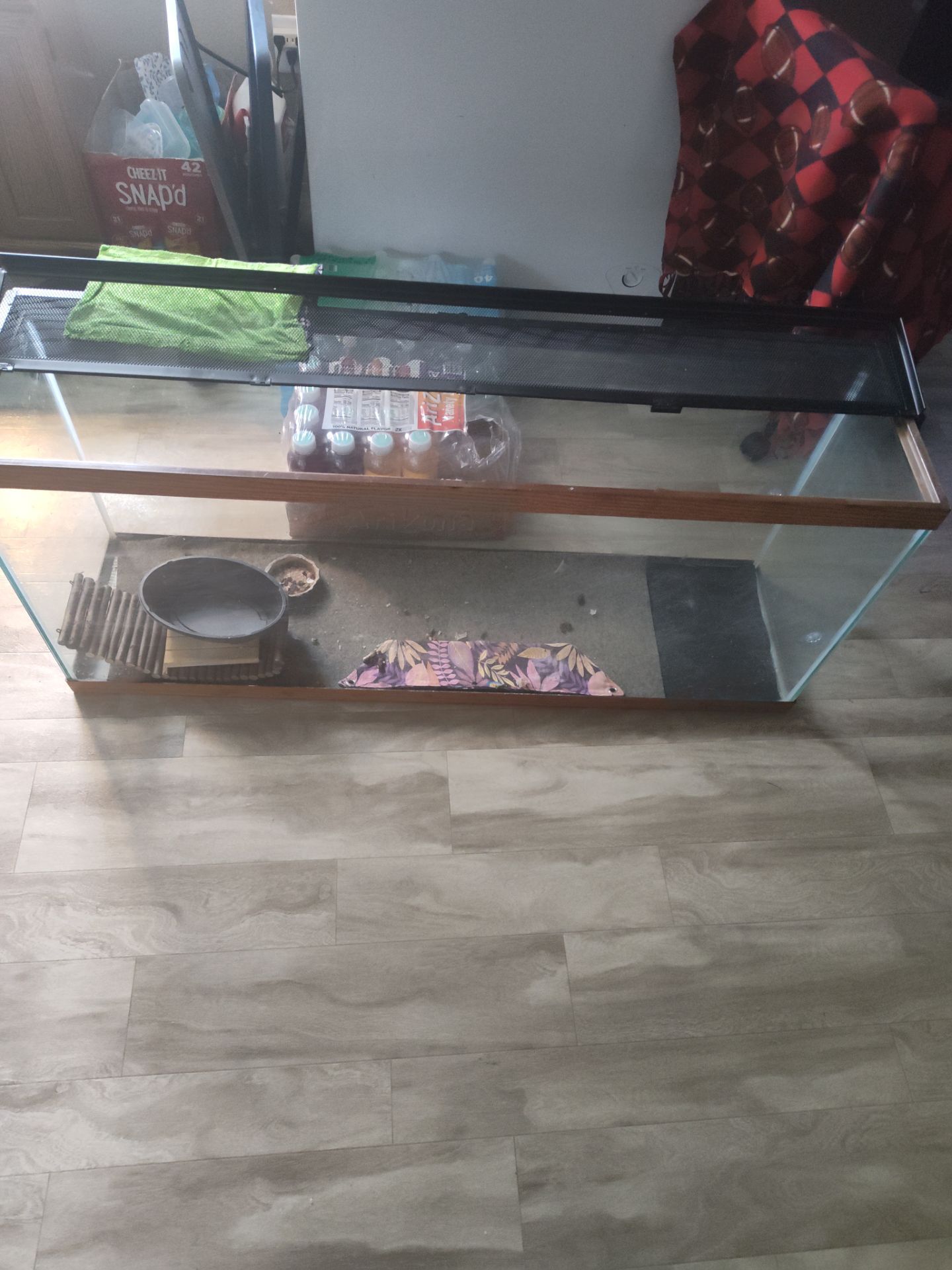 Reptile tank