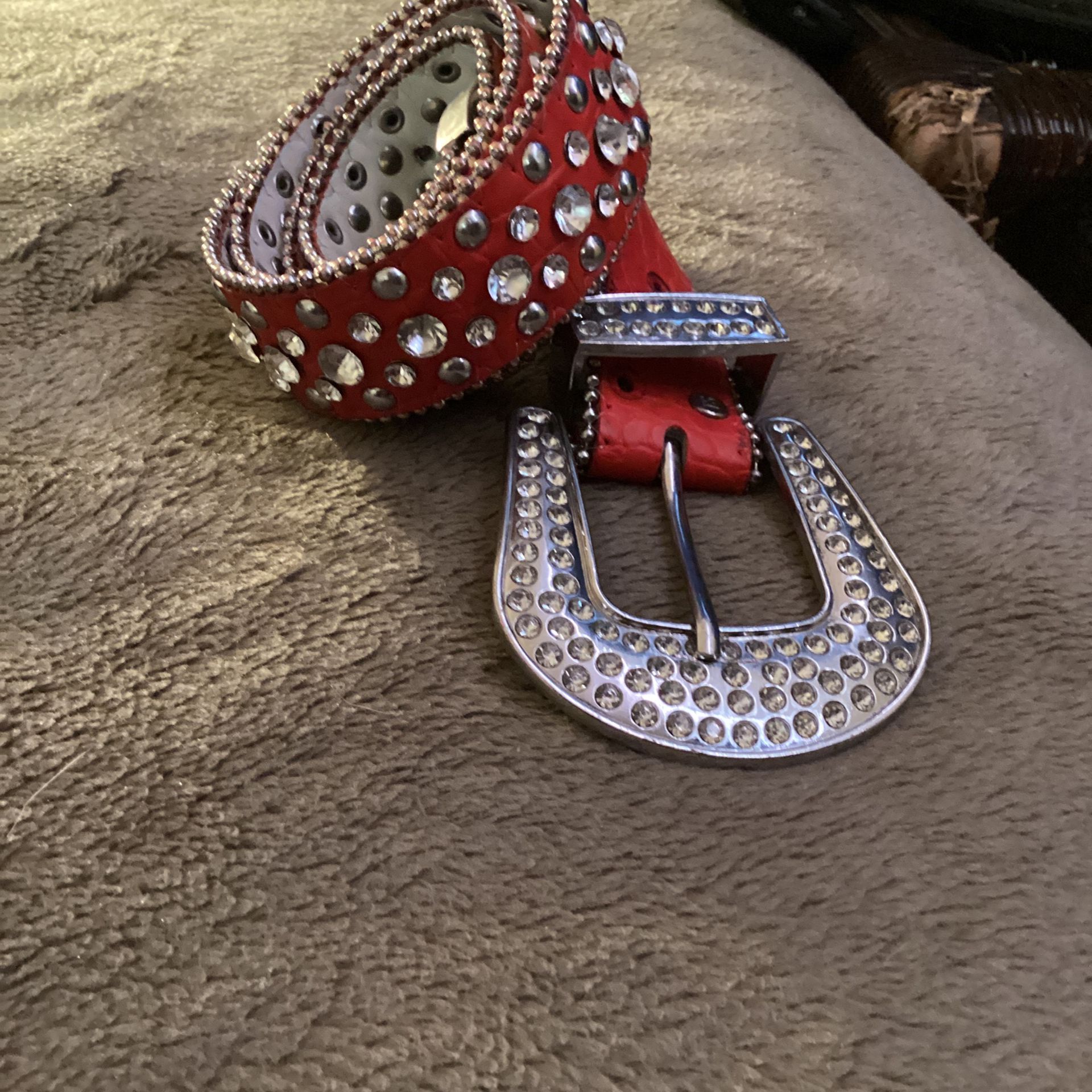 red bb simon belt for Sale in Vallejo, CA - OfferUp