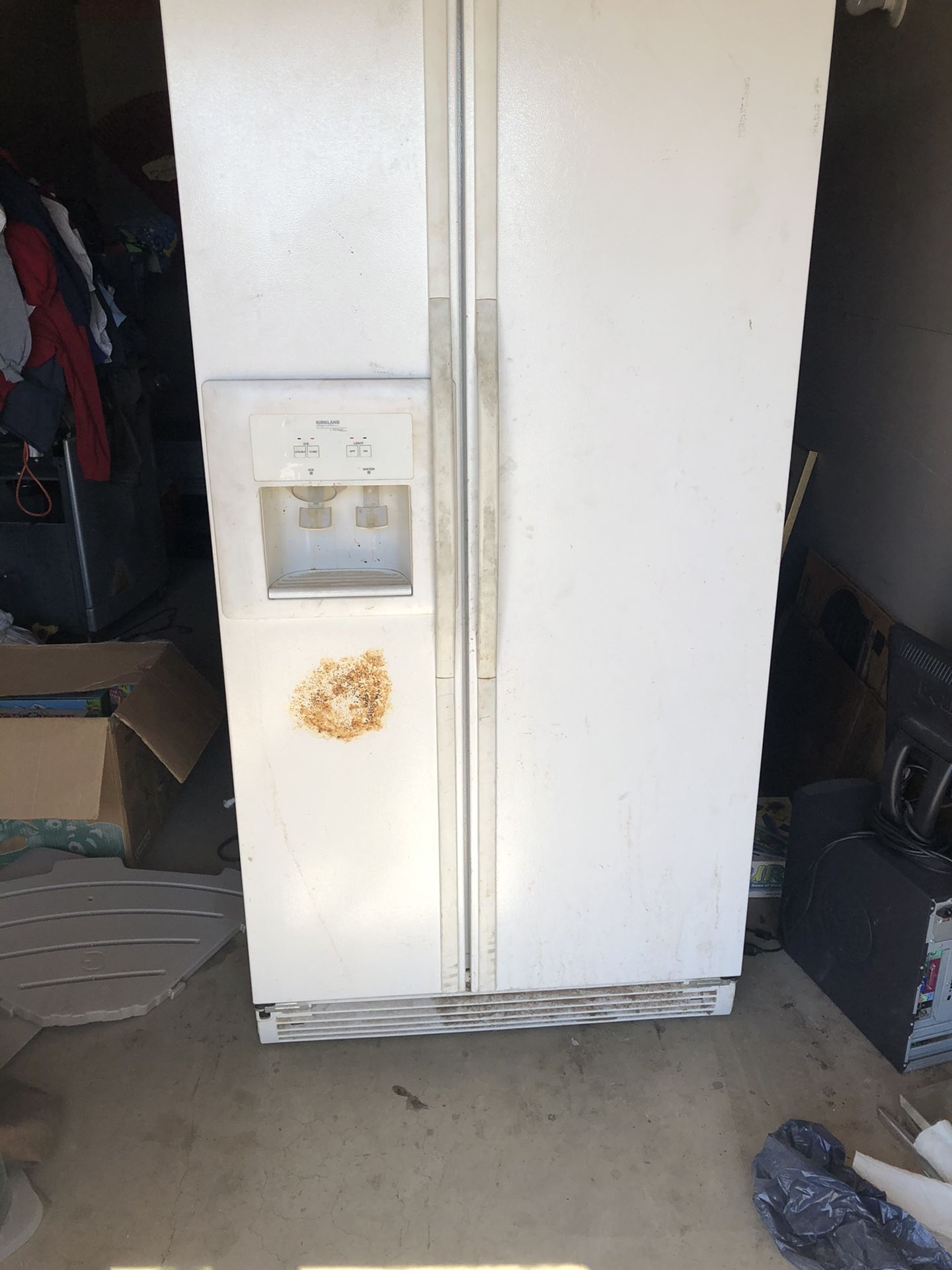 Kirkland signature by Whirlpool refrigerator for Sale in Mesa, AZ OfferUp
