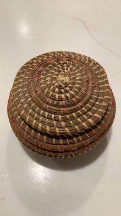Vintage Woven Lidded Native American  Pine Needle Basket. This Basket Measures Approximately 4.5 Inches