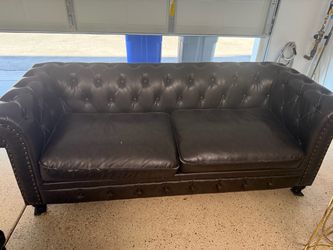 Free sofa set