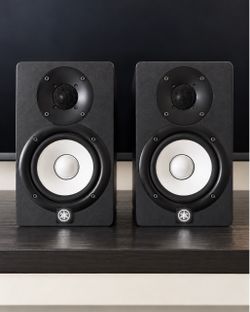 Yamaha HS5 Studio Monitors Pair - Excellent Condition + Cables