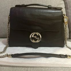 Crossbody bag