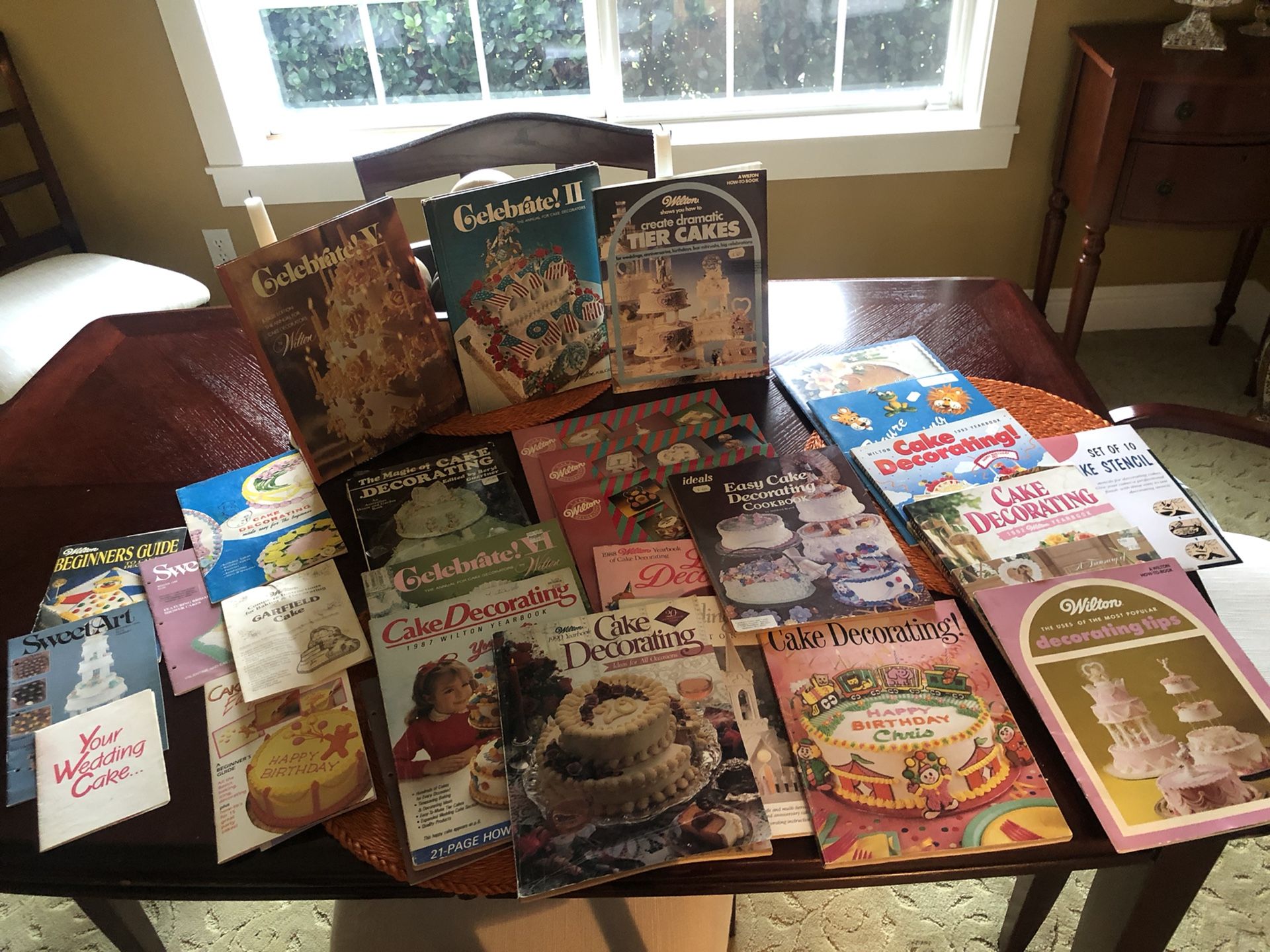 Wilton Cake Decorating Magazines and Books