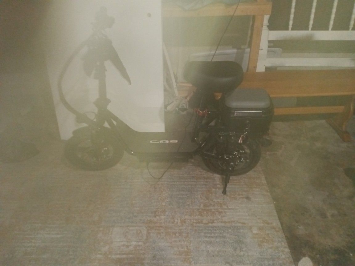 Gq8 Electric Scooter/E-bike