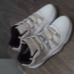 Jordan 11s And Foam Runners 