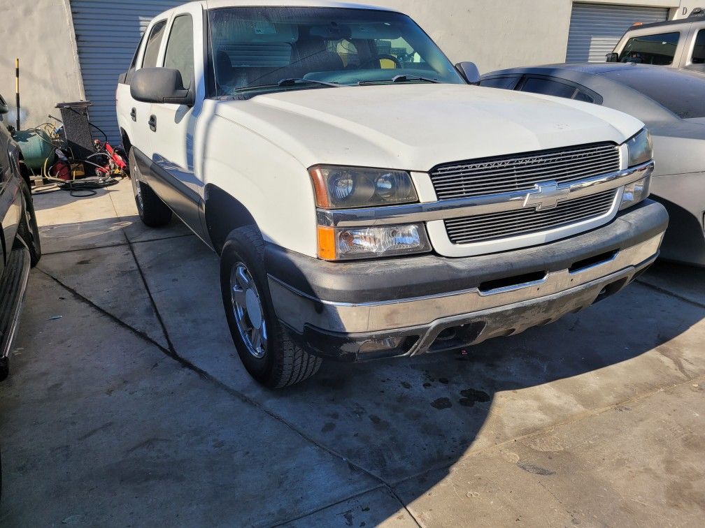 2005 Avalanche Motor And Transmission 800