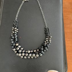 Costume Jewlery. Black And Dark Silver Sheen Necklace
