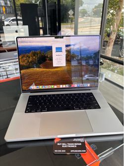 MacBook Pro 16” M2 Pro Chip 32GB Ram 512SSD ! 90 Day warranty! We offer financing.